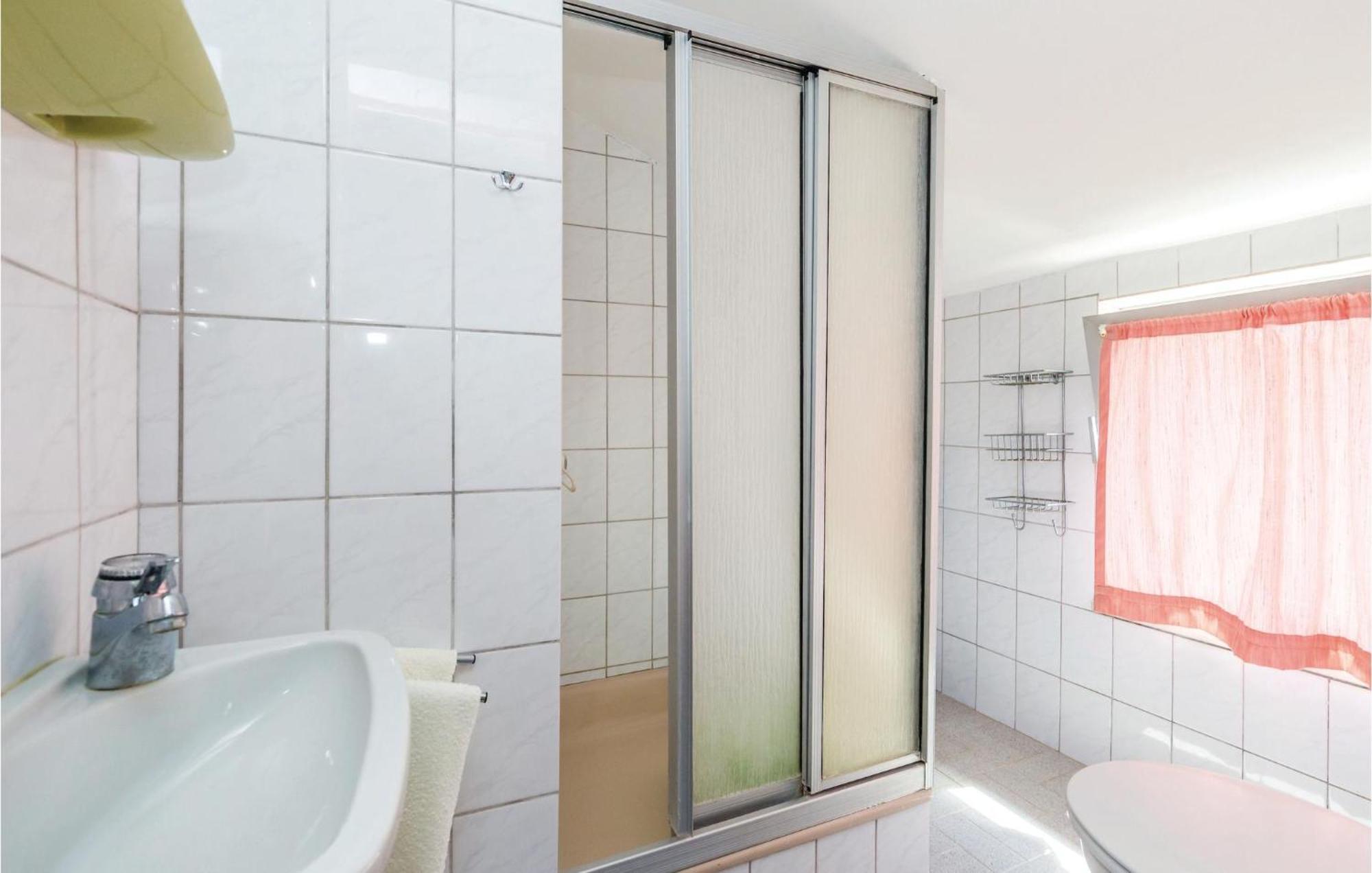 Lovely Apartment In Kampor With Kitchen المظهر الخارجي الصورة
